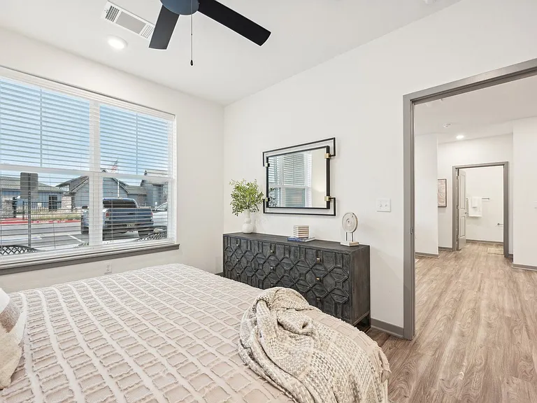 The Garrison Luxury Apartments — Photo 12