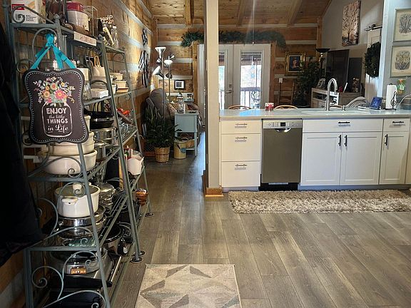 4th image of 5150 Sewell Ferry Rd #A-8