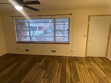 Building Photo - 400 W Cook St #6