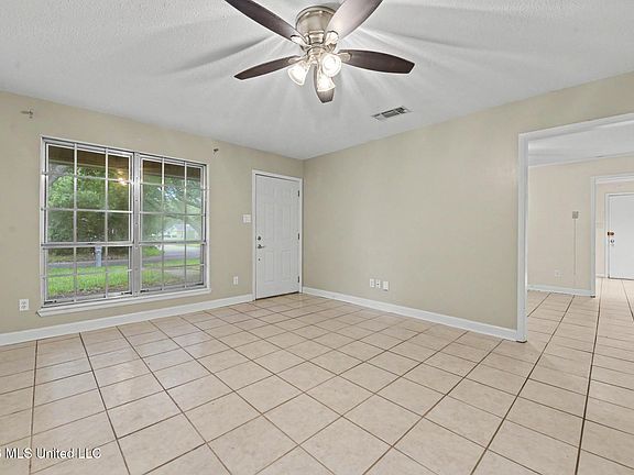 4th image of 4307 Yosemite Dr