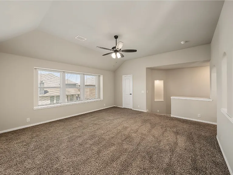504 Ridgewater Trl — Photo 33