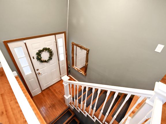 5th image of 583 Summer School Rd