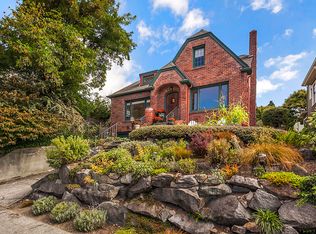5748 29th Ave NE, Seattle, WA 98105