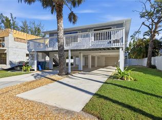 117 Neptune Ln, Holmes Beach, FL 34217