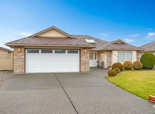 751 Anson Pl, Qualicum Beach, BC V9K 2J4