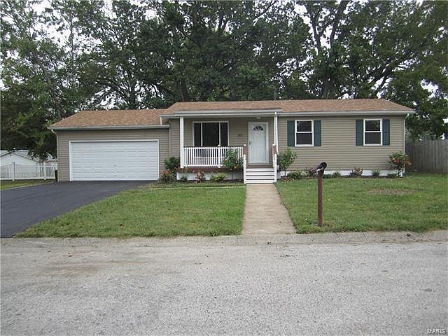 2nd image of 305 W Embassy Dr