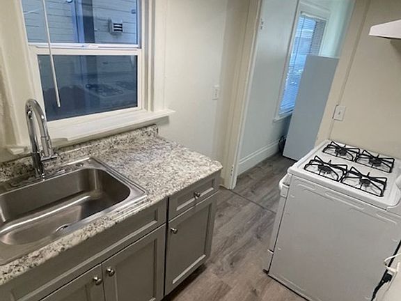 5th image of 546 Merrimac St APT 4