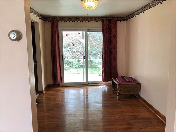 4th image of 4145 Rockwood Dr