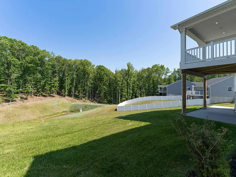 93 Archer Dr — Photo 5