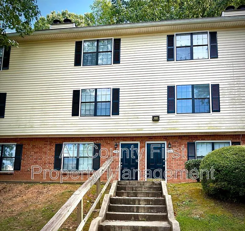 3 bed, 2.5 bath, 1600 sqft, $1,750 — Photo 2