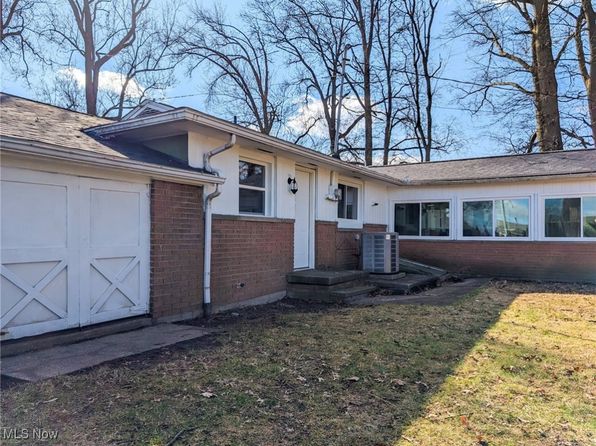 868 Eastview Ave, Wadsworth, OH 44281