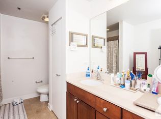 910 W Madison St APT 404, Chicago, IL 60607