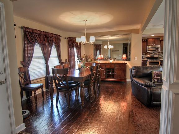 3rd image of 457 Heatherwood Dr