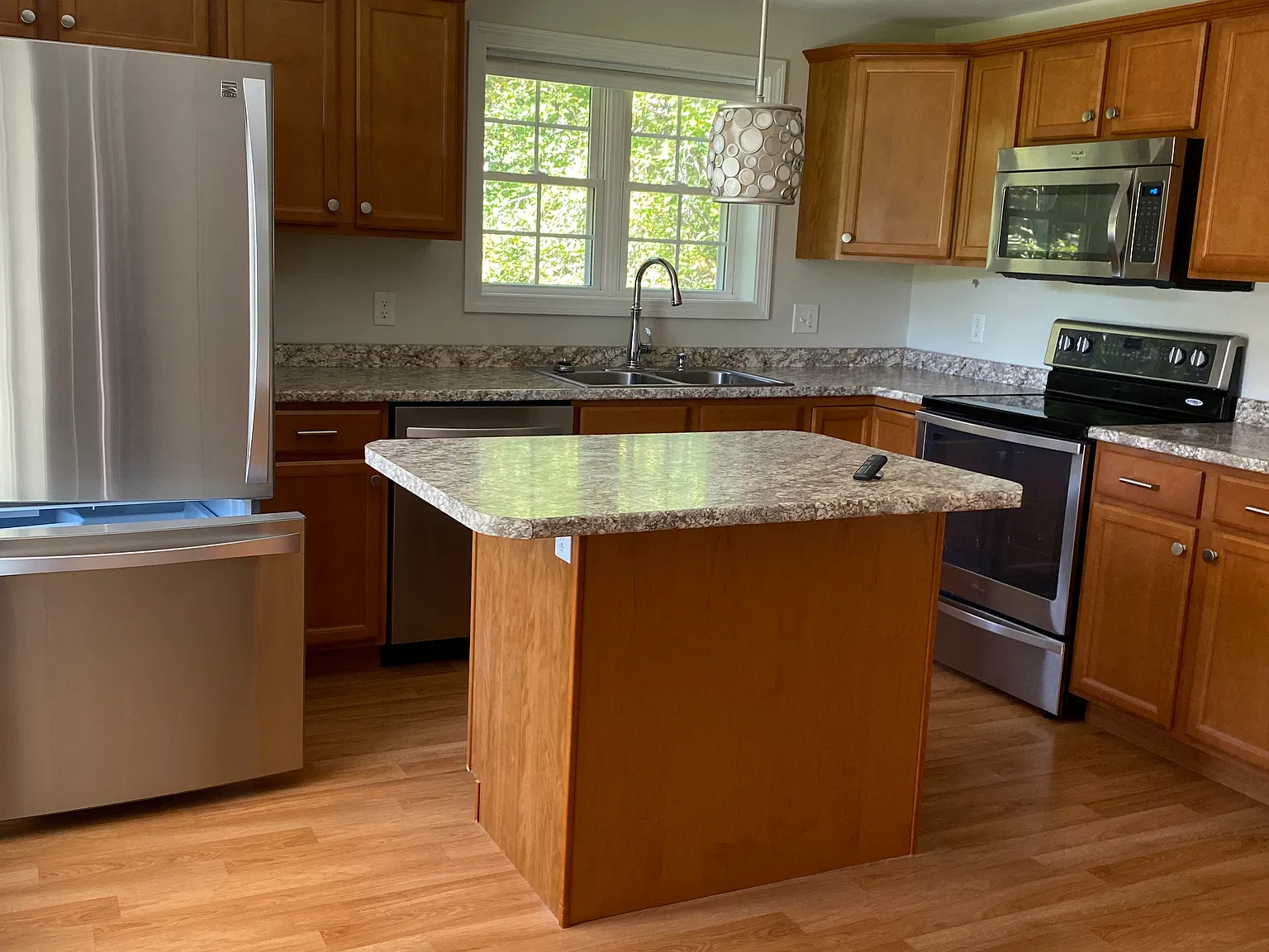 1 bed, 800 sqft, $2,400 — Photo 2