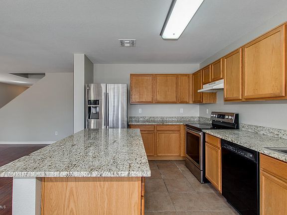 2nd image of 2173 E Wildhorse Dr