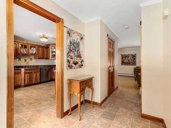 3rd image of 85 Brentwood Dr