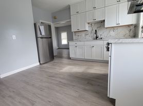 5 Dix Ave, Pawtucket, RI