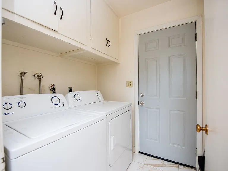 15412 Shasta Ln — Photo 10
