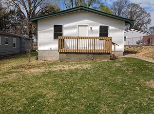 805 Argyle Ct, Burlington, IA 52601