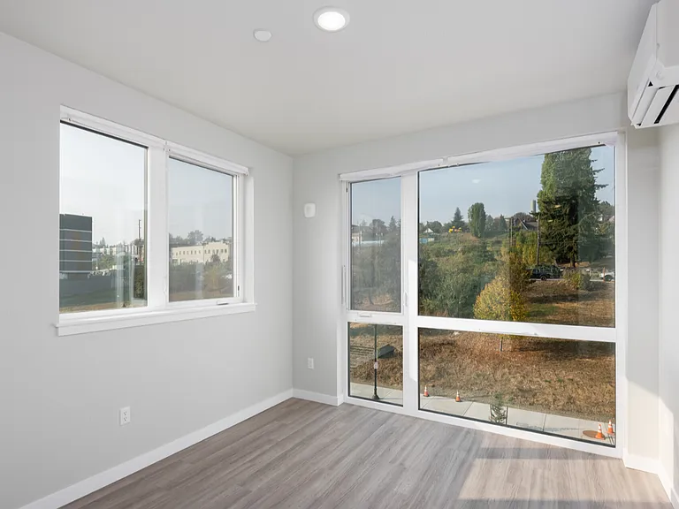 The Ellis Apartments — Photo 23