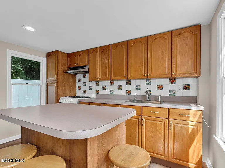 18 Maple Ave #B — Photo 2