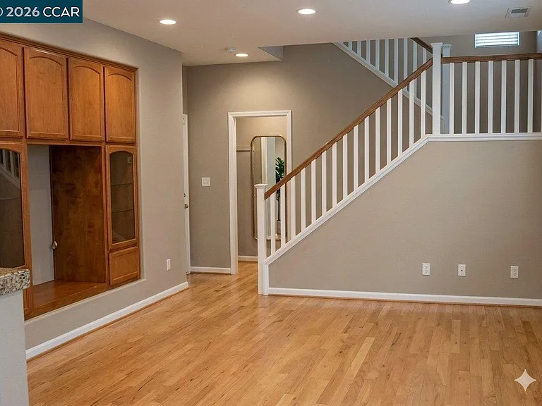 4241 Haro Loop — Photo 4