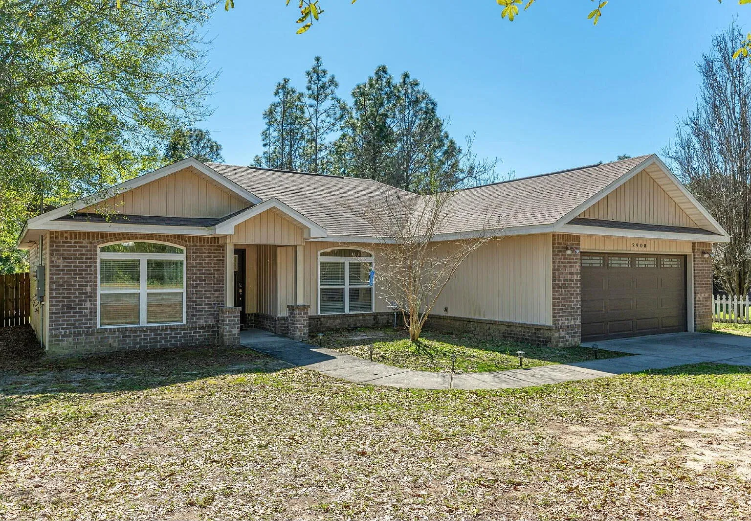 4 bed, 2.0 bath, 1526 sqft, $1,945 — Photo 2