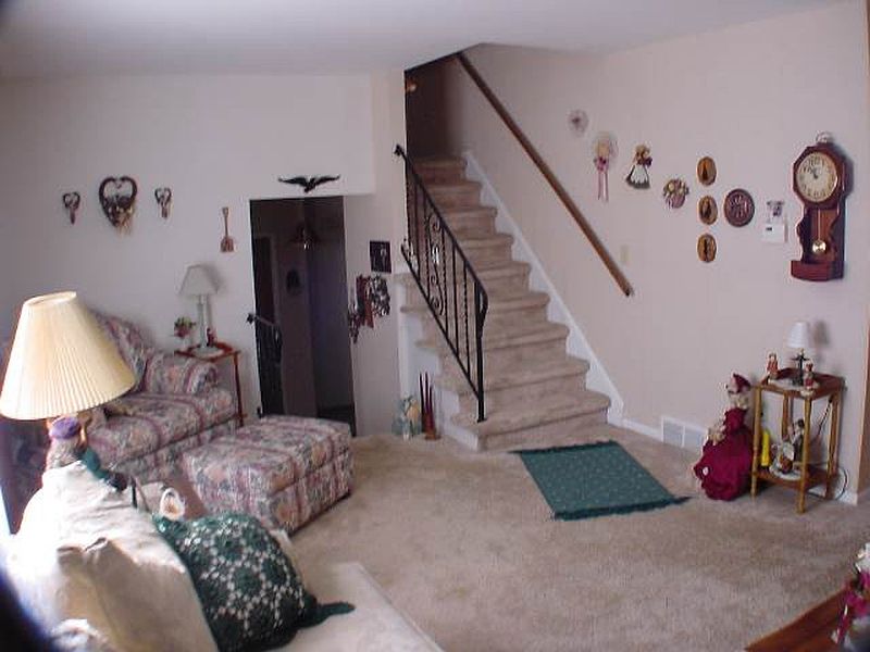2nd image of 37 FAIRLAWN Drive