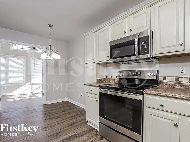 5902 Black Willow Dr — Photo 5