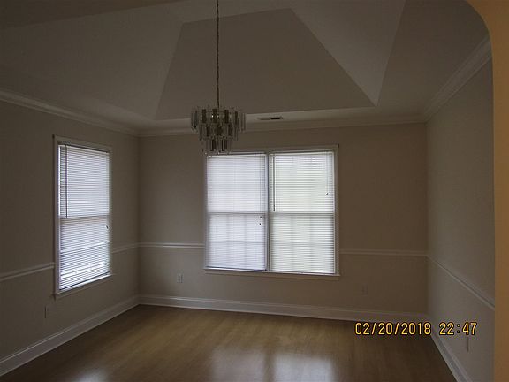 4th image of 216 Autumn Glen Dr