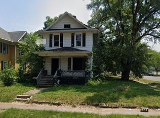 492 S Wildwood Ave, Kankakee, IL 60901