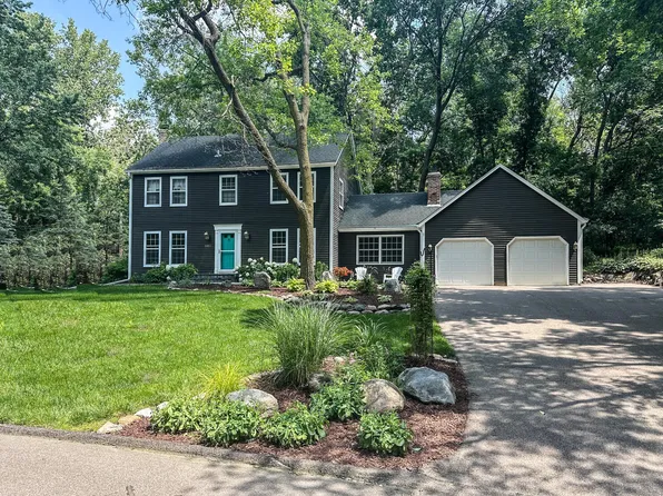 5957 Wyngate Ln, Minnetonka, MN 55345