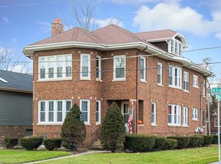 2040 183rd St, Homewood, IL 60430