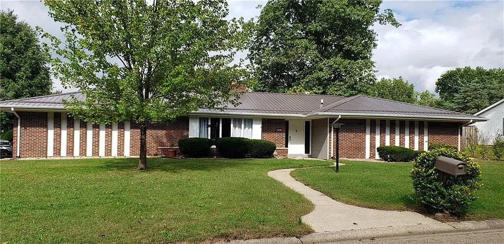 25 Lakeshore Dr photo 1