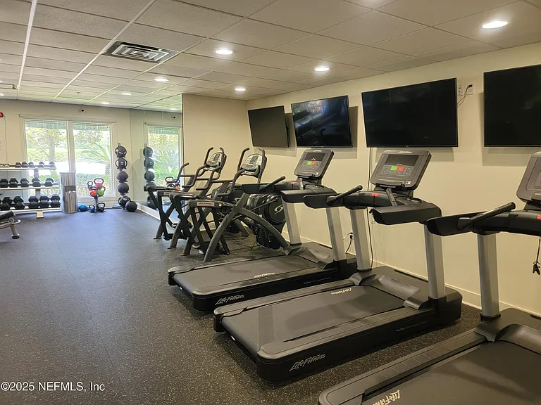 955 Registry Blvd — Photo 40