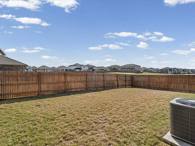 209 Connor Ln — Photo 27