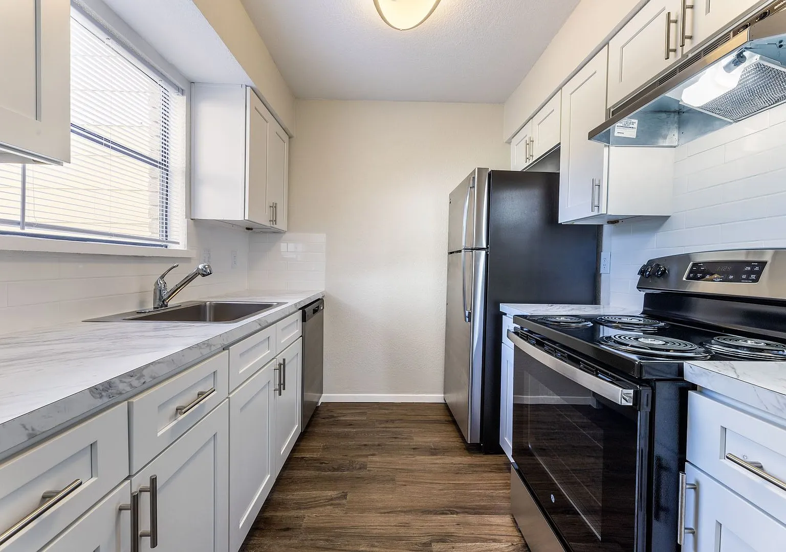 City Lake Townhomes — Photo 3