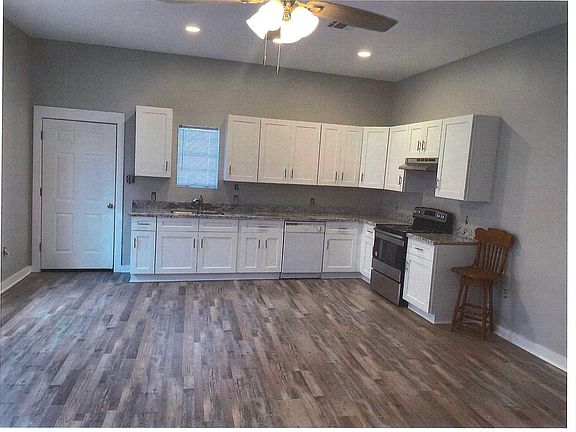 2nd image of 220 Sunset Ave #A