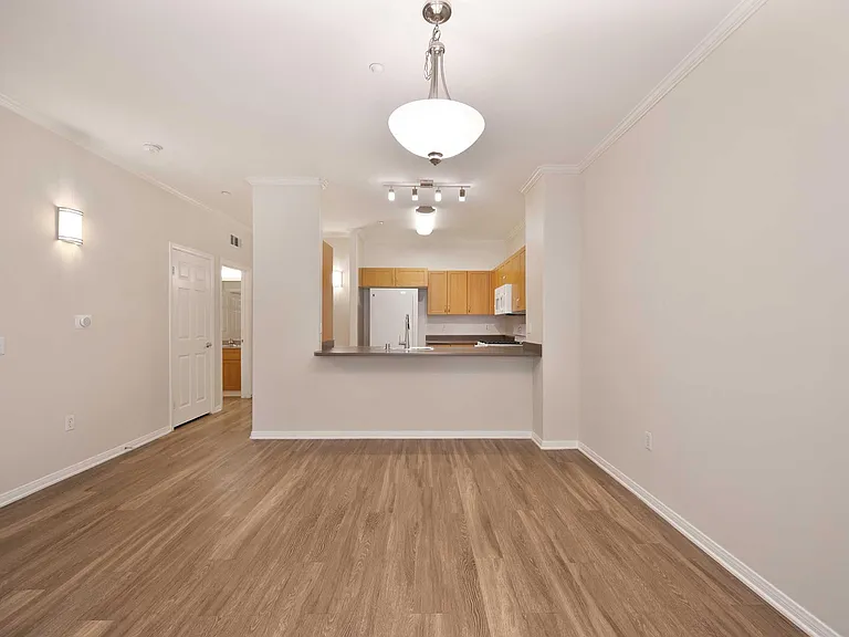 Mission Hills Commons — Photo 12