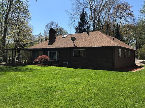 3rd image of 4575 Martin Dr