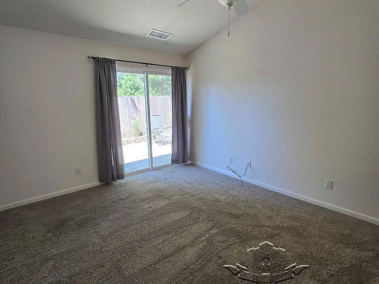 127 Windsor Ln — Photo 15