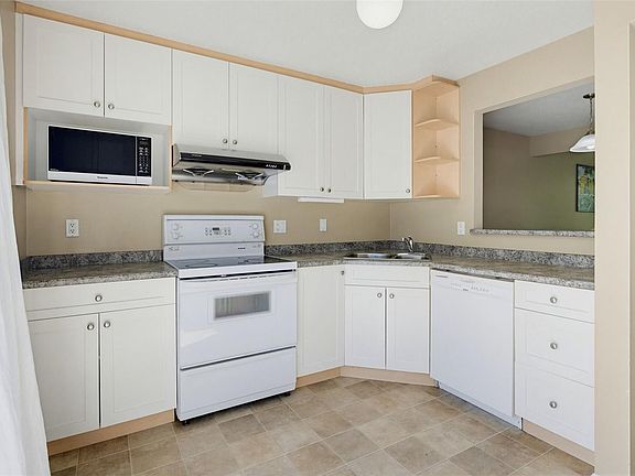 3rd image of 3987 Gordon Head Rd #59