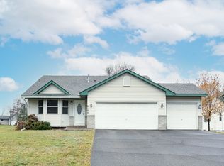 6194 266th Ct, Wyoming, MN 55092