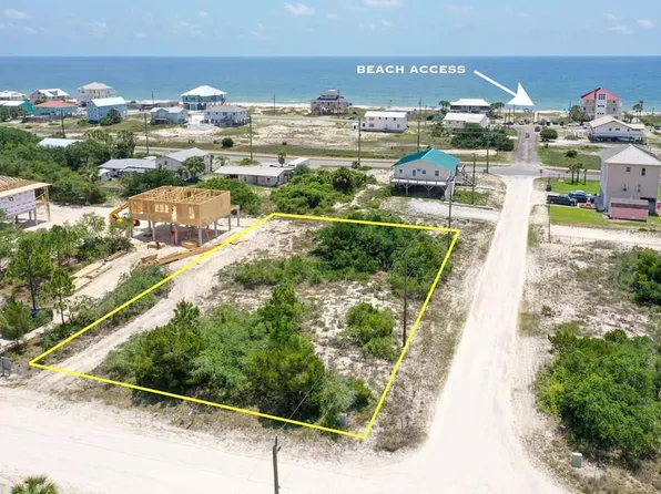 480 W Pine Ave, Saint George Island, FL 32328