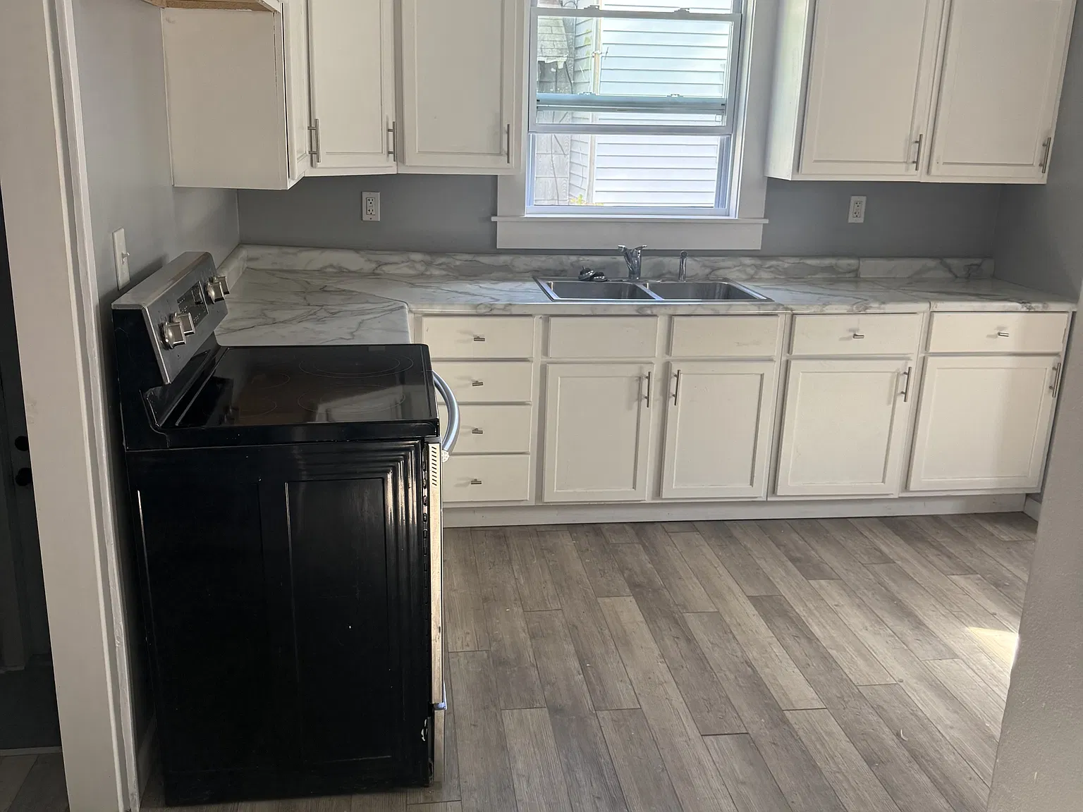 552 Forest Street Northeast - 1 — Photo 4