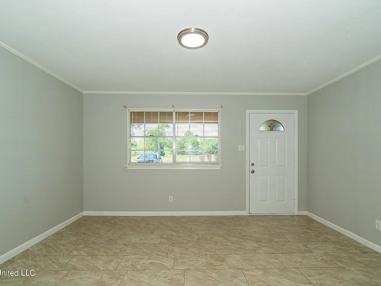264 Alexander Rd — Photo 3