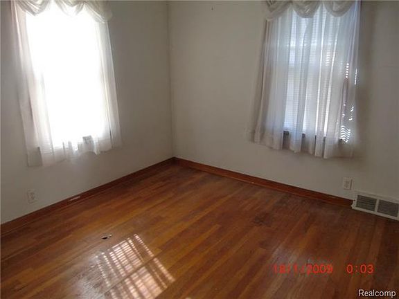 4th image of 14838 Toledo St