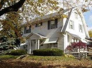 2458 Randall Dr, Oregon, OH 43616