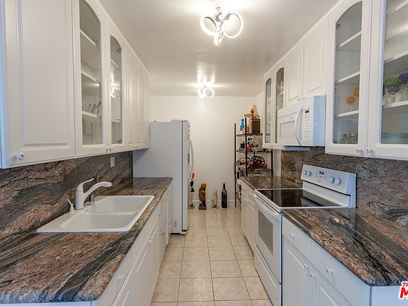 4th image of 1344 N Martel Ave Unit 205