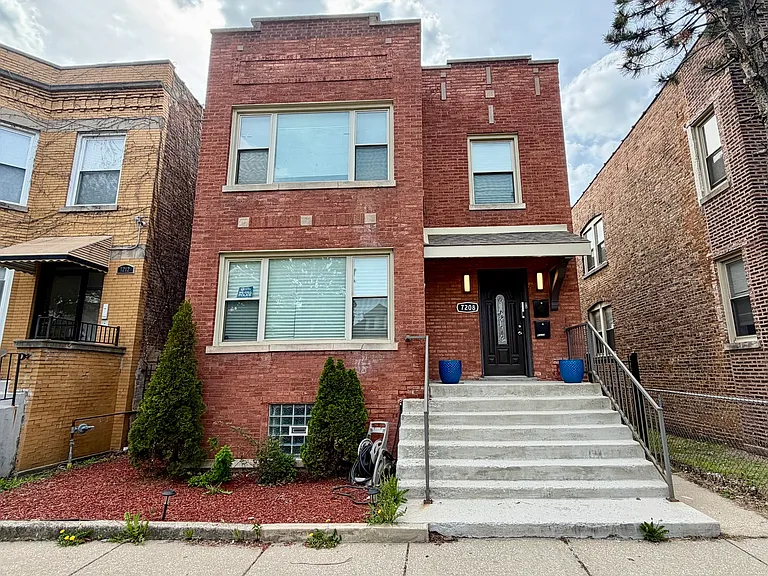7208 S Cornell Ave #2 — Photo 1